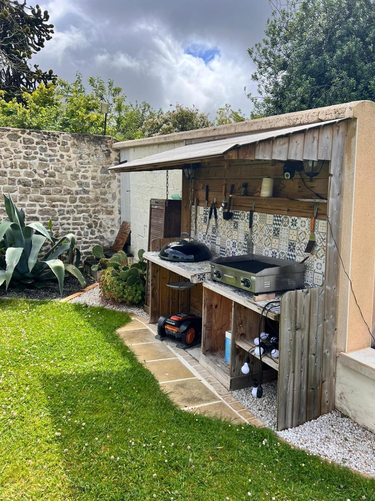 Les Palmiers Bed & Breakfast Bayeux Exterior photo