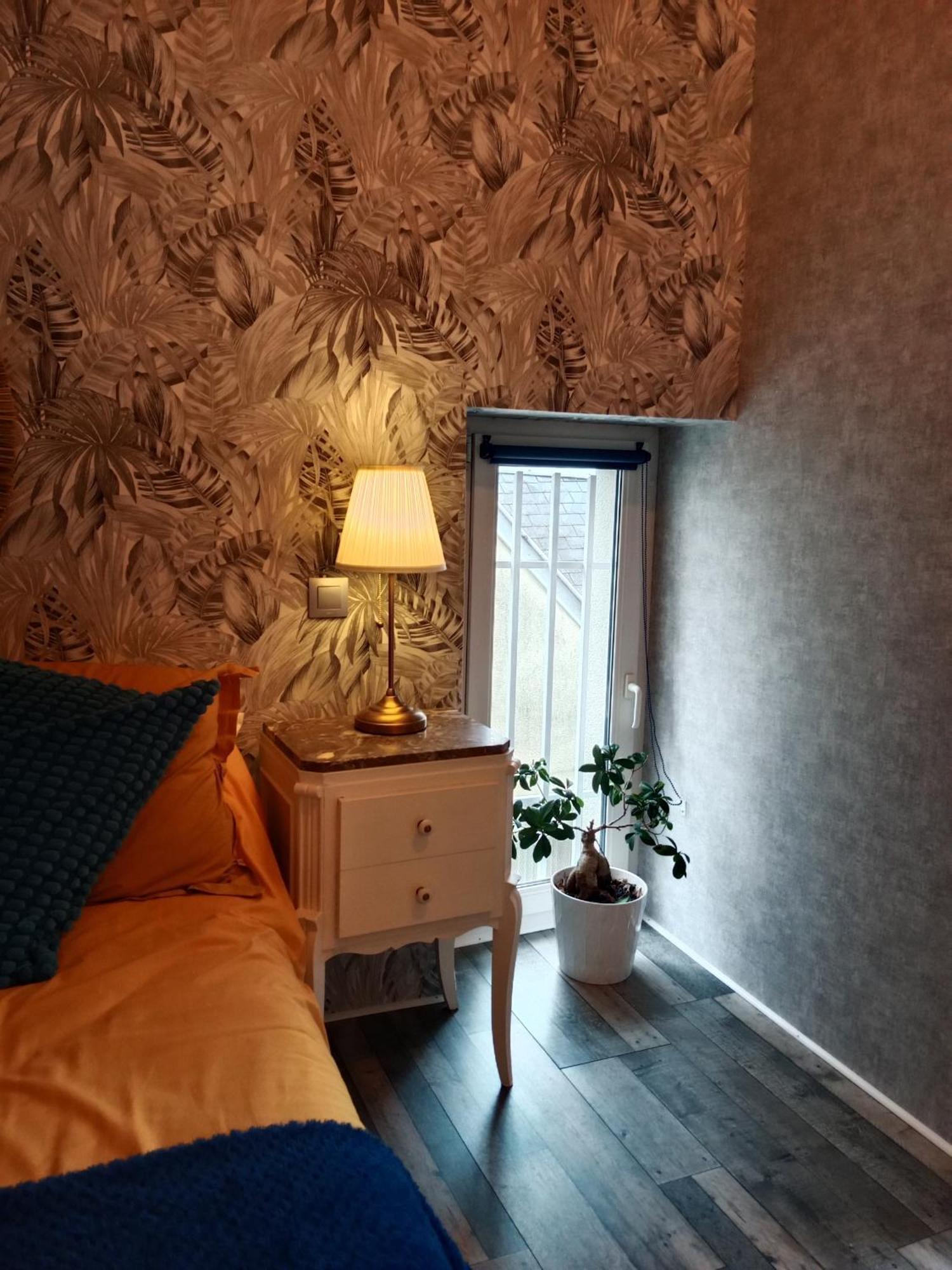 Les Palmiers Bed & Breakfast Bayeux Exterior photo